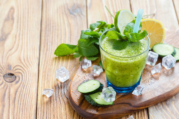 Green vegetable smoothie