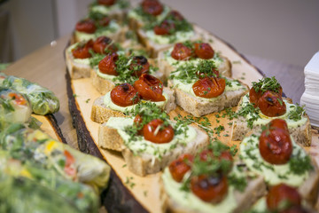 Catering / Belegte Brote mit Frischkäse und Tomate