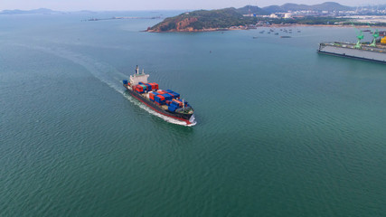Obraz premium container ship in import export and business logistic.