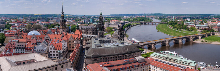 Blick von der Frauenkirche auf Dresden; Deutschland