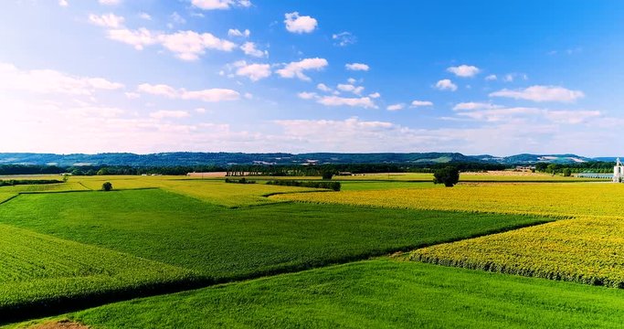 champs en vu a&eacute;rienne film&eacute;s au drone, france 