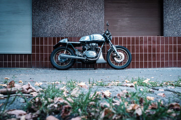 Motorrad am Straßenrand