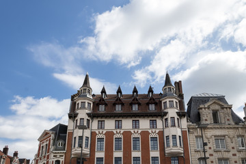 Fototapeta na wymiar Le Beffroi de béthune, sa place, ses maisons et son architecture, Béthune, Pas de Calais, Hauts-de-France, France