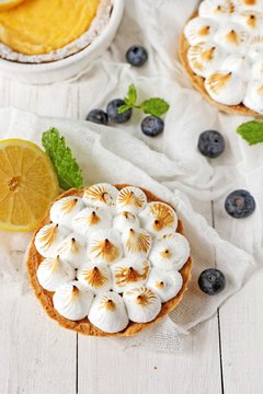 Lemon meringue tarts