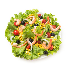Fresca Insalata di mazzancolle, lattuga, mais, cipolle e olive