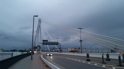 Fototapeta na wymiar Brücke im Unwetter