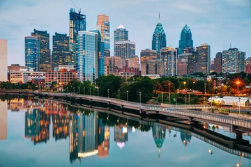 Foto op Plexiglas Skyline De skyline van Philadelphia bij nacht