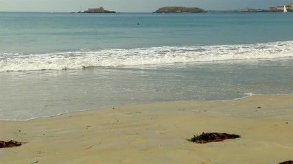Saint-Malo au large de Dinard