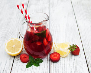 Lemonade with strawberries