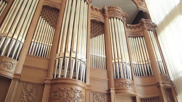 Huge organ with pipes