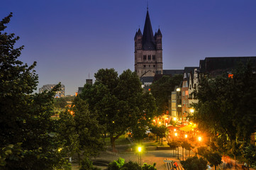 Köln Altstadt bei Nacht