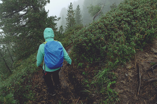 Wanderer bei Regen im Stubaital, &Ouml;sterreich