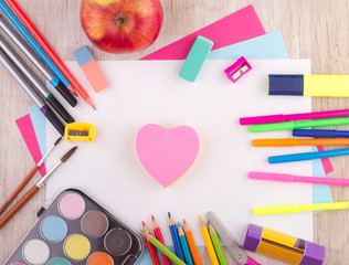 Naklejka premium School supplies on desk