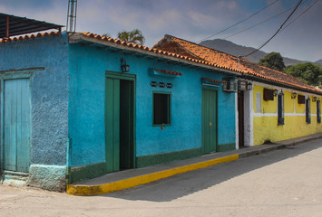 Fototapeta na wymiar Colonial architecture on the streets of Venezuela