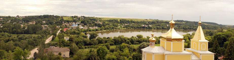 Fototapeta na wymiar Landscape of ancient ukrainian village Vyshnivets, west Ukraine.