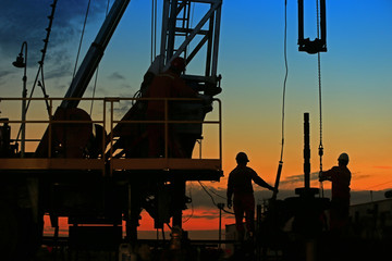 the oil workers are working