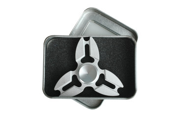 Metal spinner