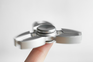 Metal spinner