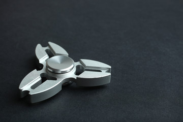 Metal spinner
