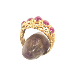 Pink ruby on gold ring , Traditional production