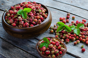 Strawberries in a wooden dish