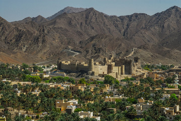 Fototapeta na wymiar Oman town Bahla fort Hisn Tamah