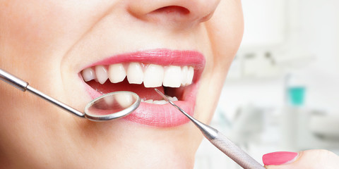 Kontrolle beim Zahnarzt 