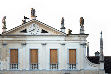 Fototapeta na wymiar villa manin, sculptures on a famous building in friuli-venezia giulia, italy 
