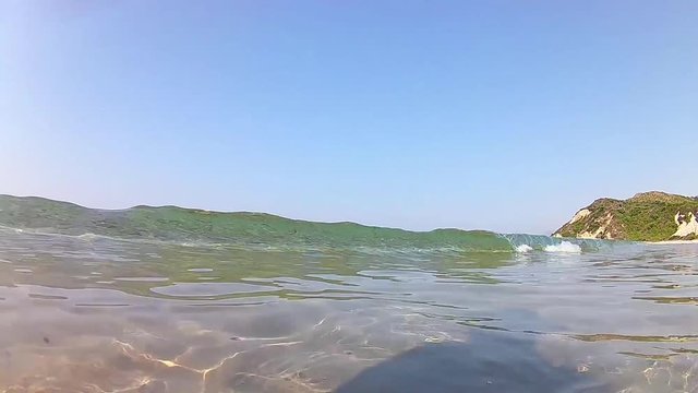 Fale na plaży - Zakintos, Grecja