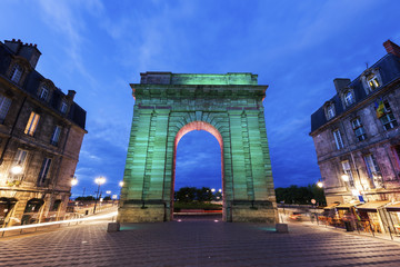 Fototapeta na wymiar Porte de Bourgogne in Bordeaux