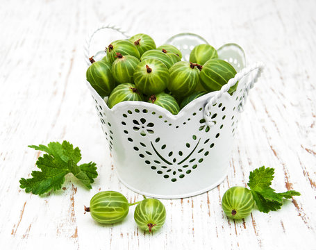 gooseberries with leaves