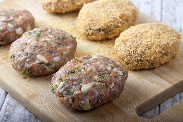 Carrot-meat cutlets with spicy herbs