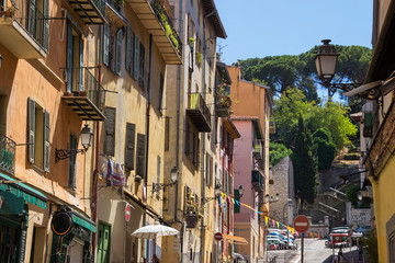 Fototapeta na wymiar Narrow street in old part of Nice