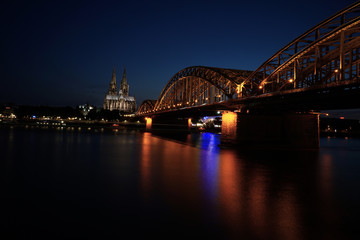 Fototapeta premium Köln bei Nacht