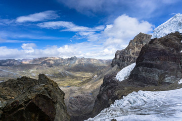 Fototapeta na wymiar glacier and mountain ridge with fantastic view near Pastoruri in the Cordillera Blanca in the Andes in Peru