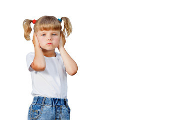 The little girl fell ill. She touches her ears. They hurt.