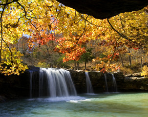 Autumn surrounds Falling Water Falls with fall colors, Ozark National Forest, Arkansas - obrazy, fototapety, plakaty