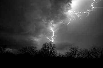 lightning1.jpg