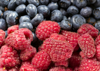raspberry, fruit, berry, red, food, raspberries, berries, fresh, sweet, blueberry, dessert, diet, summer, juicy, organic, eating, vegan, delicious, freshness, eat