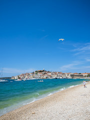 Kroatien, Adriak&uuml;ste, Dalmatien, Region Split, Primo&scaron;ten, &Scaron;ibensko-Kninska,  Blick auf die Halbinsel Primosten