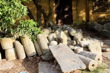 stone column for threshing