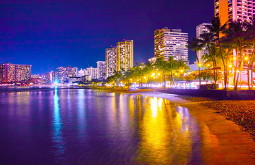 Fototapeta na wymiar ハワイ　ワイキキビーチの夜景