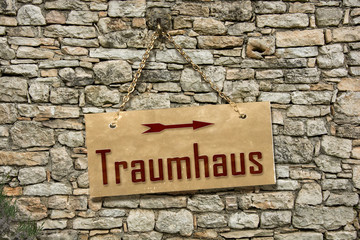 Fototapeta na wymiar Schild 235 - Traumhaus