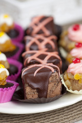 Tasty cupcakes on the plate