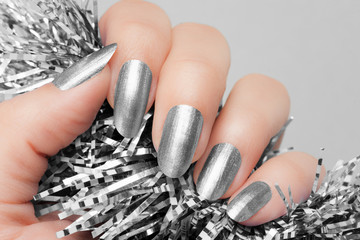 silver nails manicure