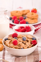 Breakfast with wholegrain cereals. 