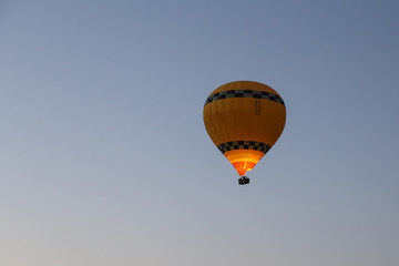 Fototapeta premium Hot Air Balloon Over Goreme Town