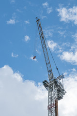 CONSTRUCTION CRANE
