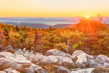 Fototapeta na wymiar Bear rocks sunrise during autumn with rocky landscape in Dolly Sods, West Virginia