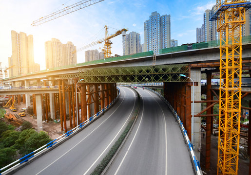 Construction Of Tall Concrete Pylon Of Bridge Using Tower Crane